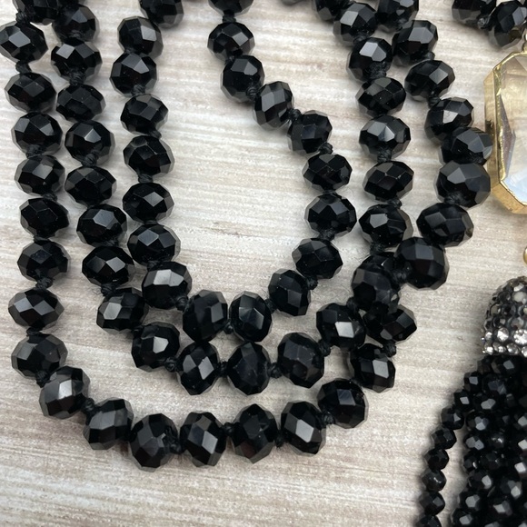 Gatsby Style Glass Beaded Necklace - Picture 3 of 3